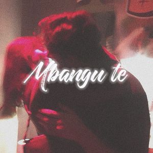 美女的翘臀被踩爆
